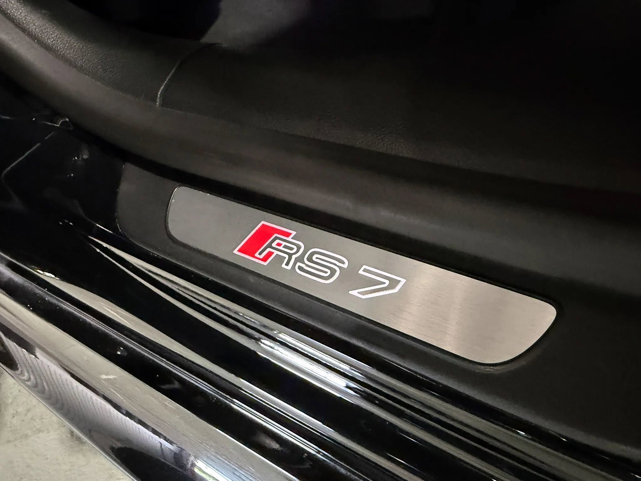 Used 2017 Audi RS 7 Prestige w/ Carbon-Optic Package AWD/4WD image 8