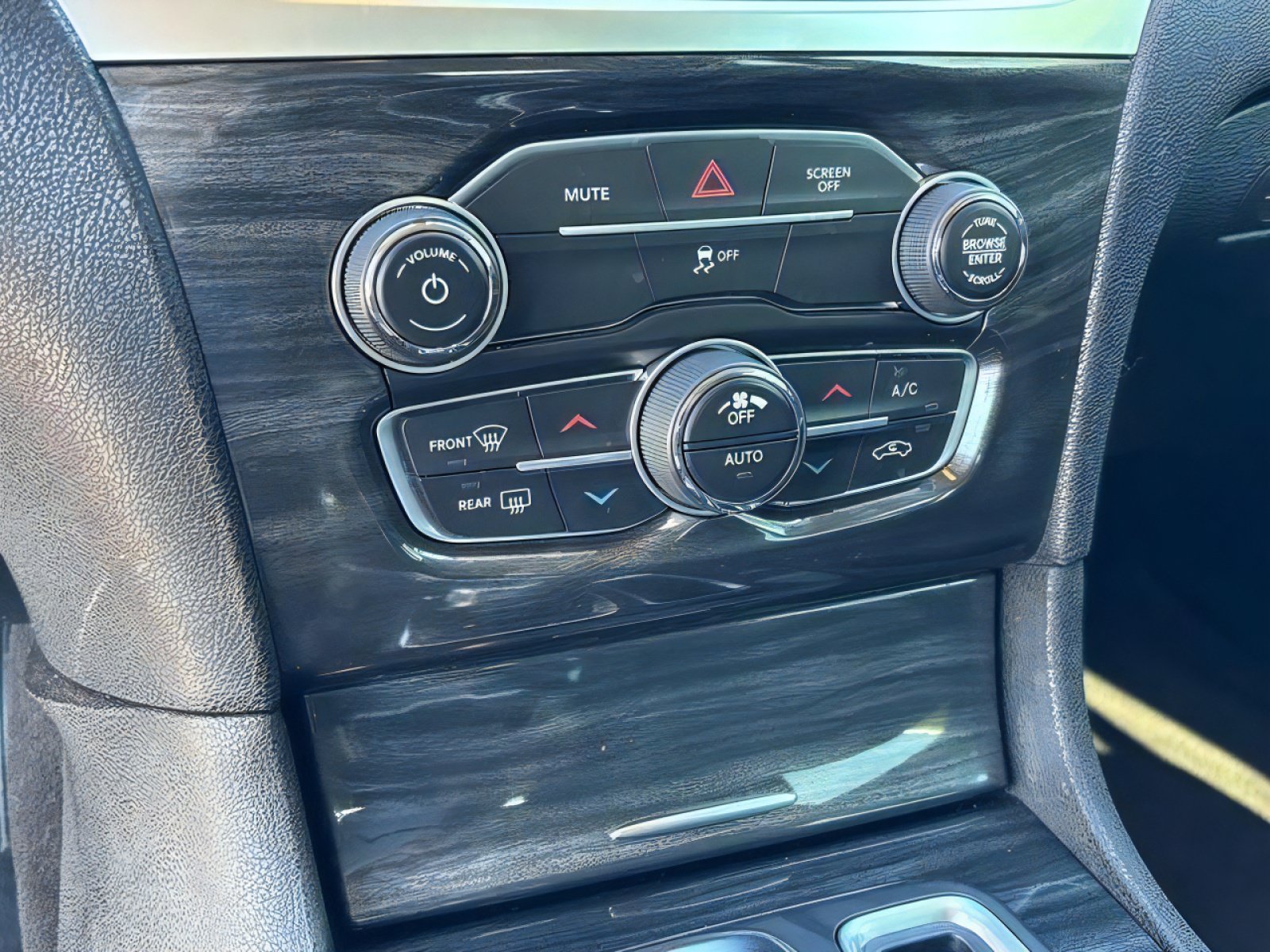 Used 2018 Chrysler 300 Touring w/ Sport Appearance Package RWD image 15