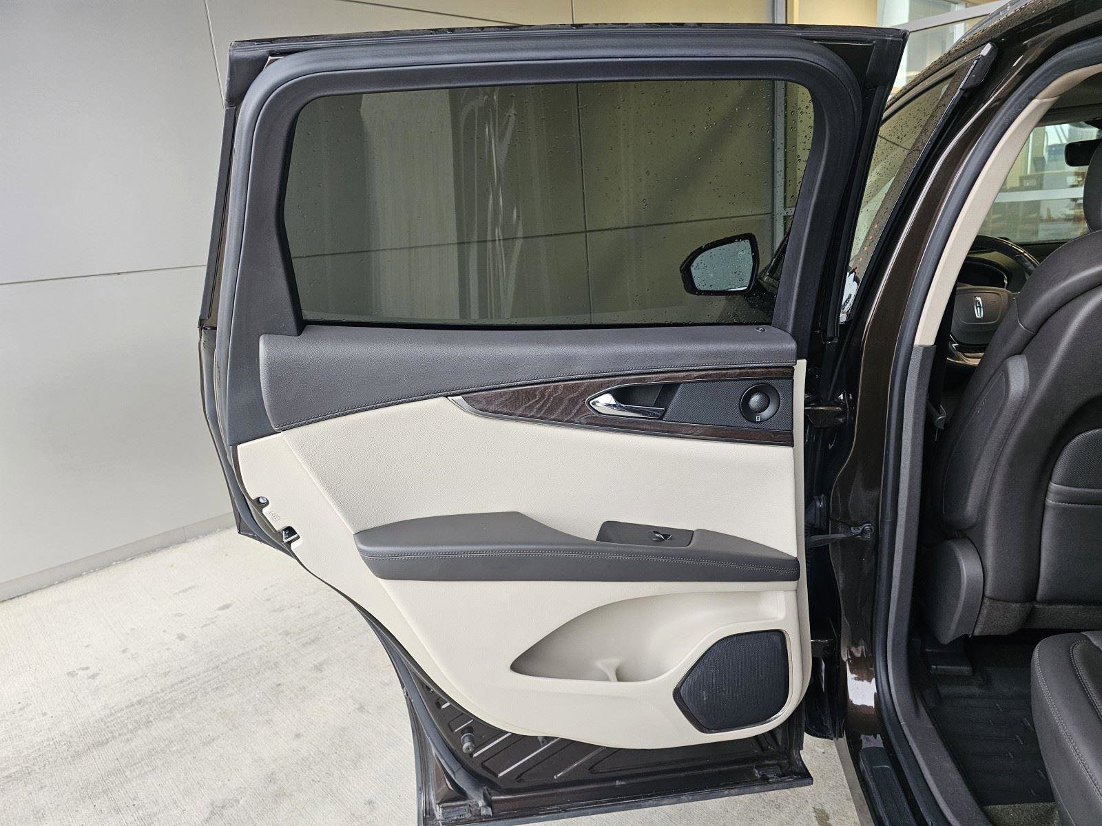 Used 2019 Lincoln Nautilus Reserve w/ Driver Assistance Package image 16