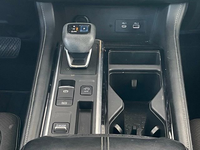 Used 2022 Nissan Pathfinder SL w/ SL Black Package image 17