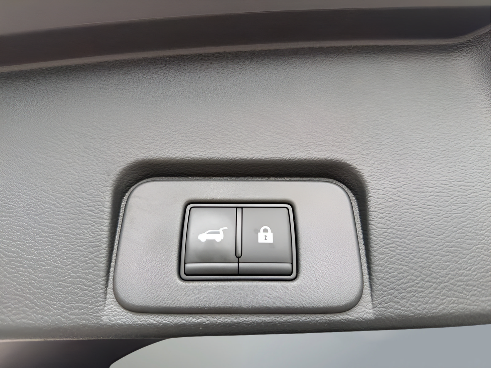 Certified 2024 Nissan Rogue Platinum w/ Platinum Premium Package FWD image 11