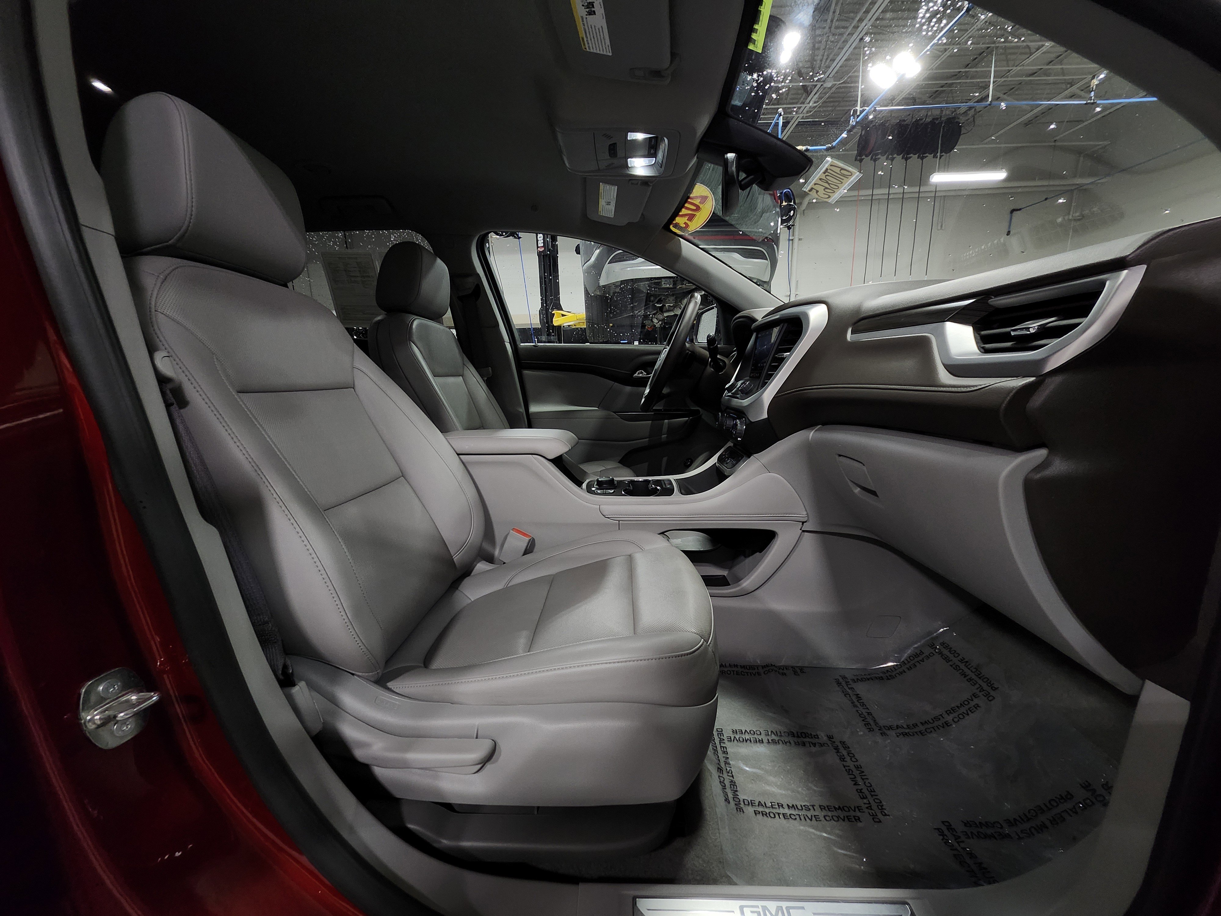 Used 2023 GMC Acadia SLT image 25