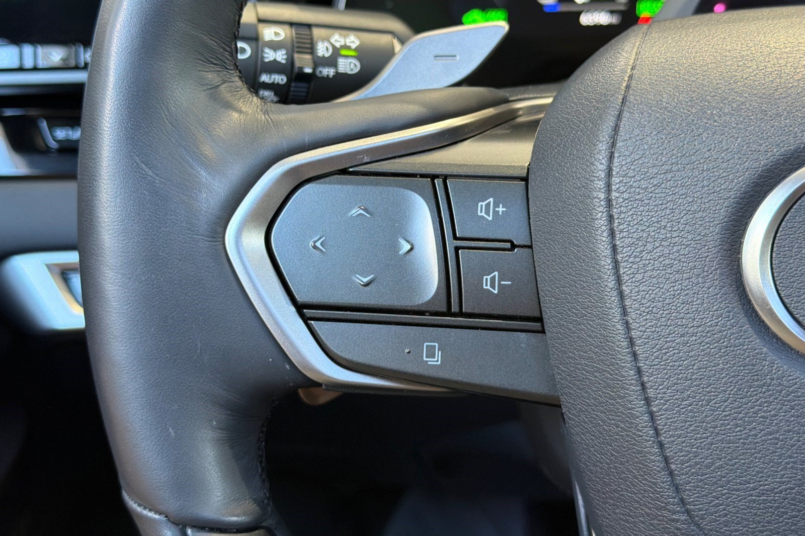 Certified 2025 Lexus RX 450h AWD w/ Convenience Package image 31