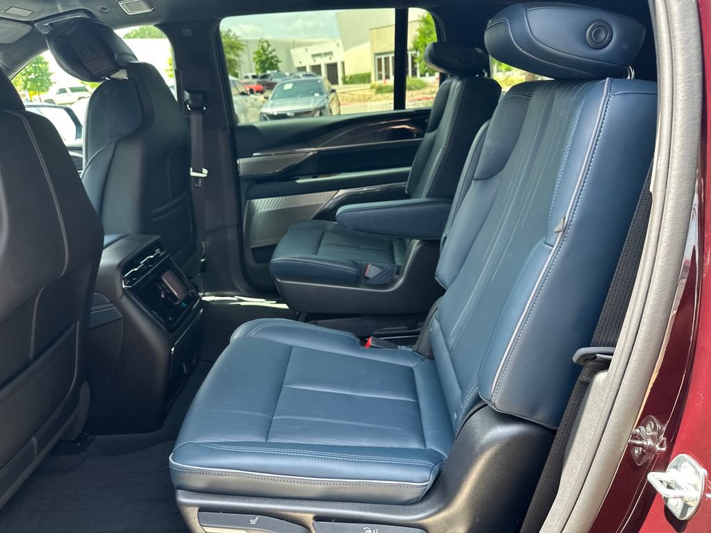 Used 2025 Cadillac Escalade IQ Luxury 2 w/ LPO, Premium Carpet Package AWD/4WD image 34