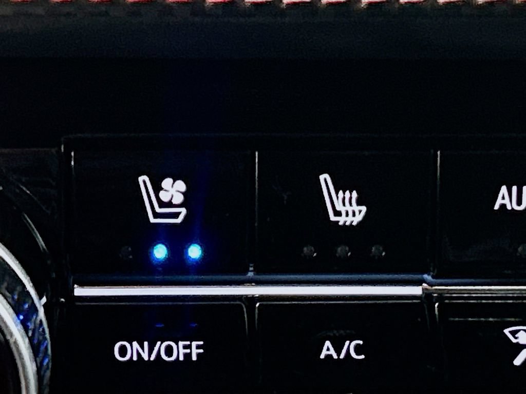 Used 2025 Chevrolet Equinox RS w/ Safety and Technology Package FWD image 18