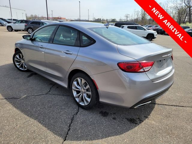 Used 2015 Chrysler 200 S w/ Navigation & Sound Group I FWD image 5