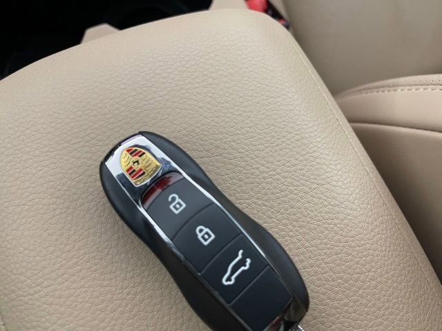 Used 2025 Porsche Macan image 48