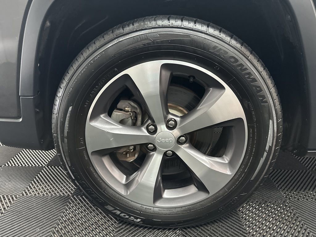 Used 2020 Jeep Cherokee Limited AWD/4WD image 40