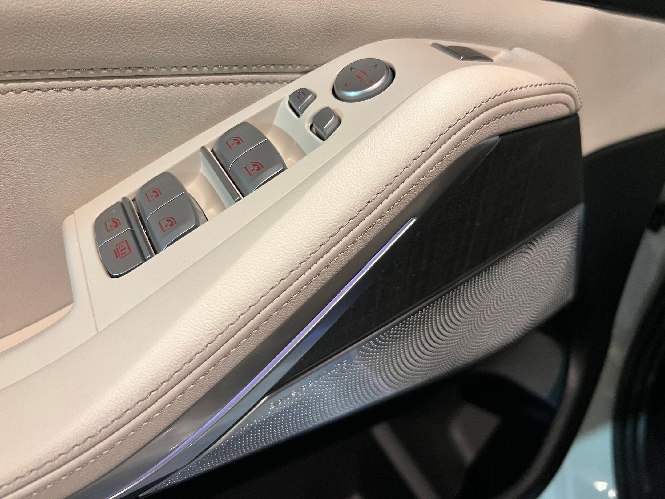 New 2026 BMW ALPINA XB7 image 23