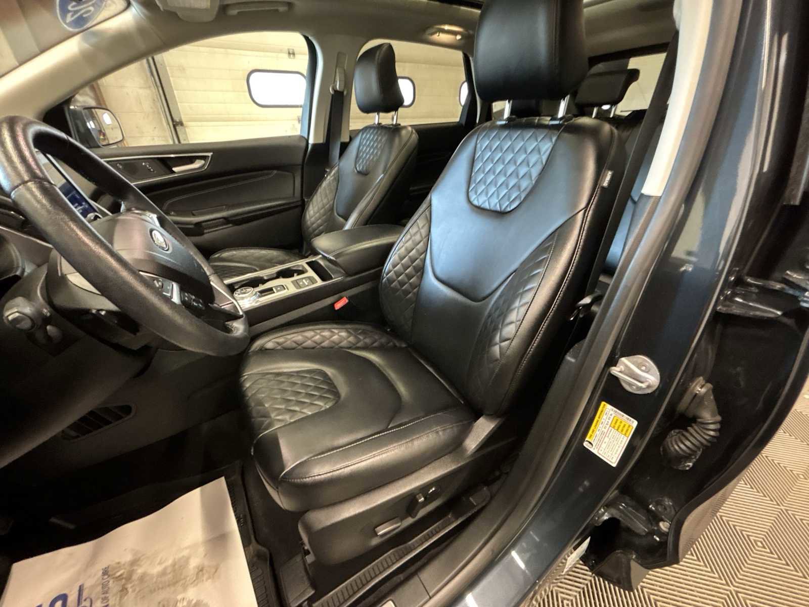 Used 2023 Ford Edge Titanium w/ Class II Trailer Tow Package AWD/4WD image 13