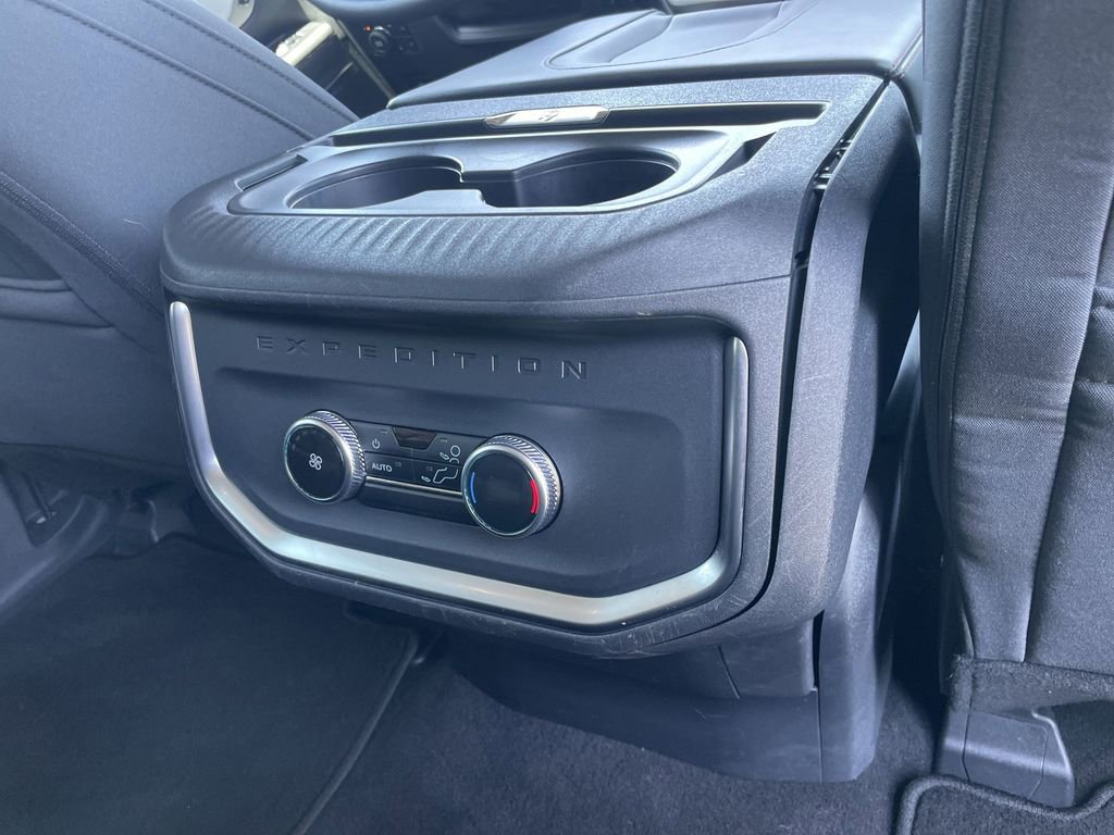 Used 2025 Ford Expedition Active image 25