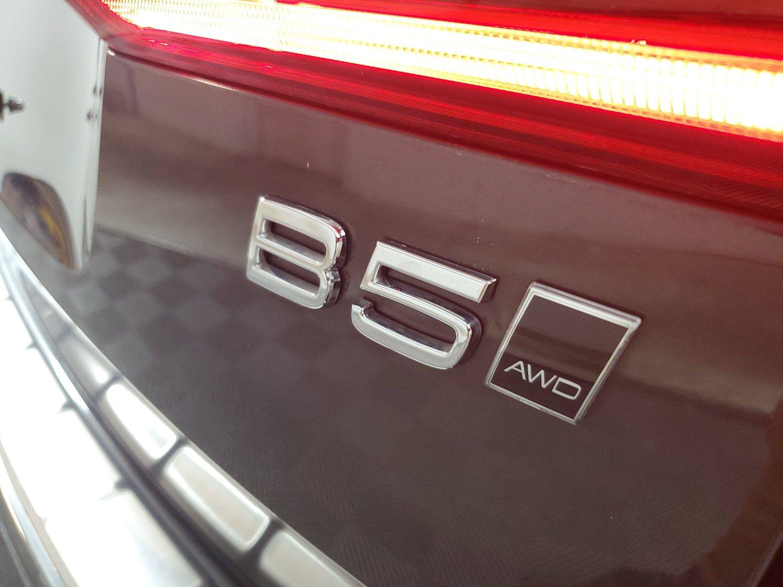 Used 2024 Volvo XC60 B5 Plus w/ Protection Package Premier AWD/4WD image 7