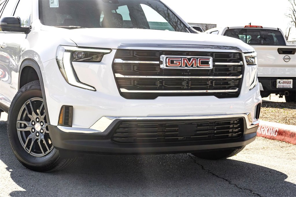 Used 2025 GMC Acadia Elevation image 3