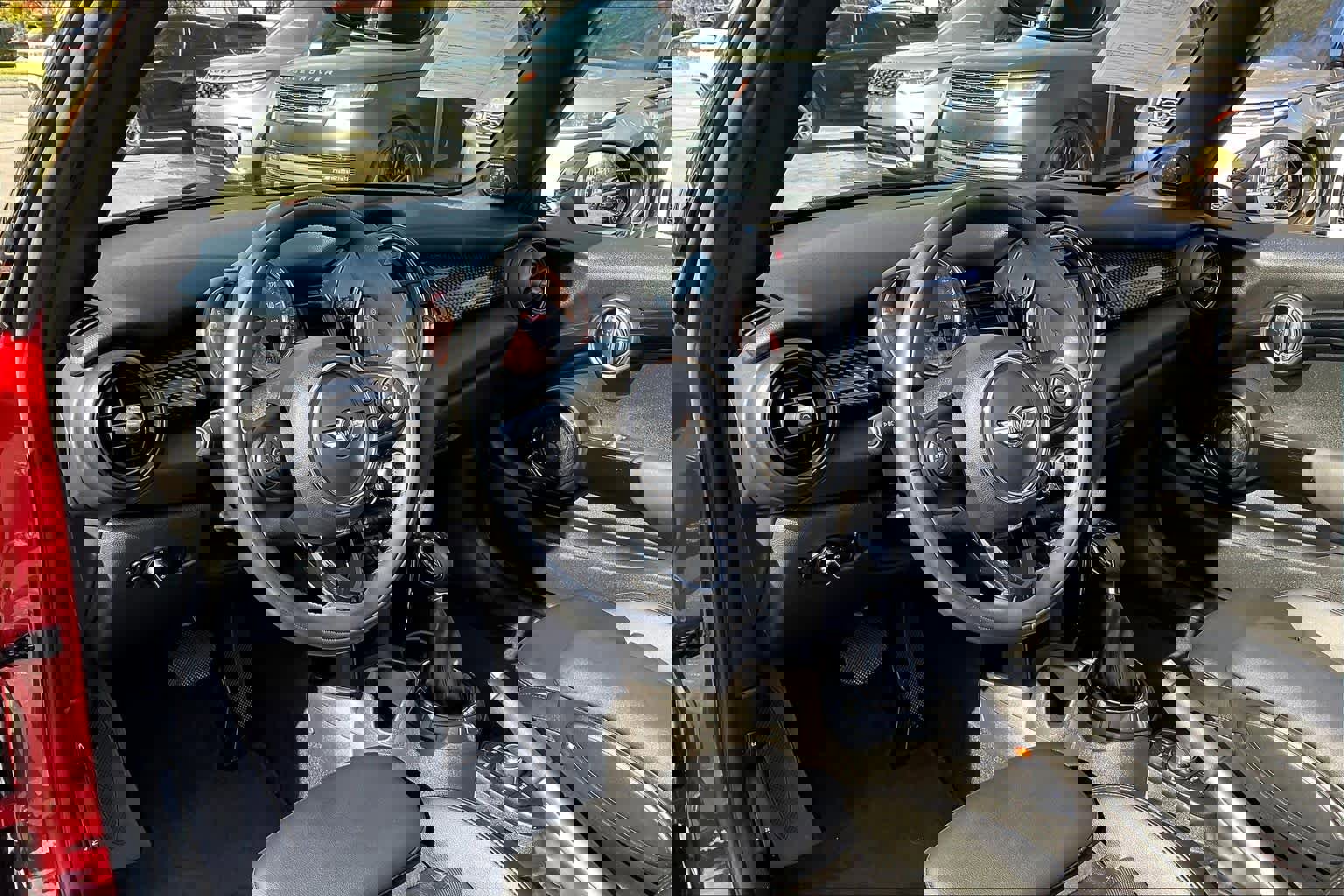 Used 2017 MINI Cooper S image 16