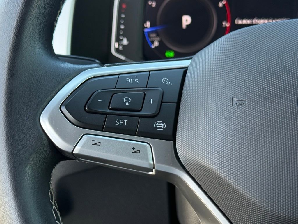 Certified 2022 Volkswagen Atlas Cross Sport SE image 18