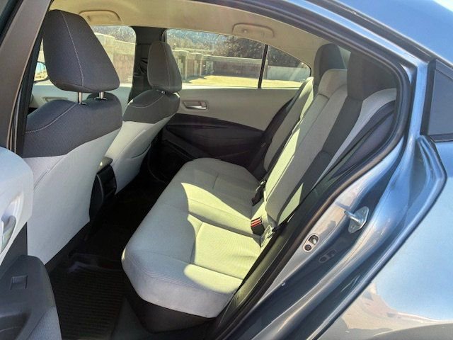 Used 2021 Toyota Corolla LE image 18