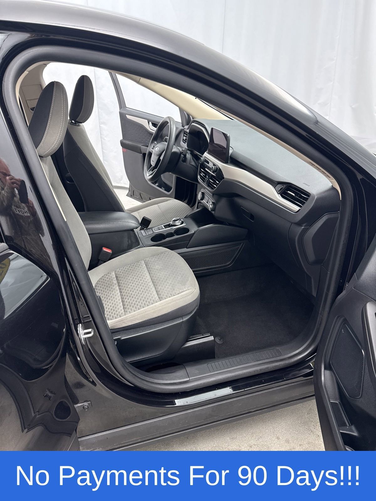 Used 2020 Ford Escape SE image 26