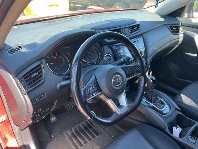 Used 2017 Nissan Rogue SV AWD/4WD image 14