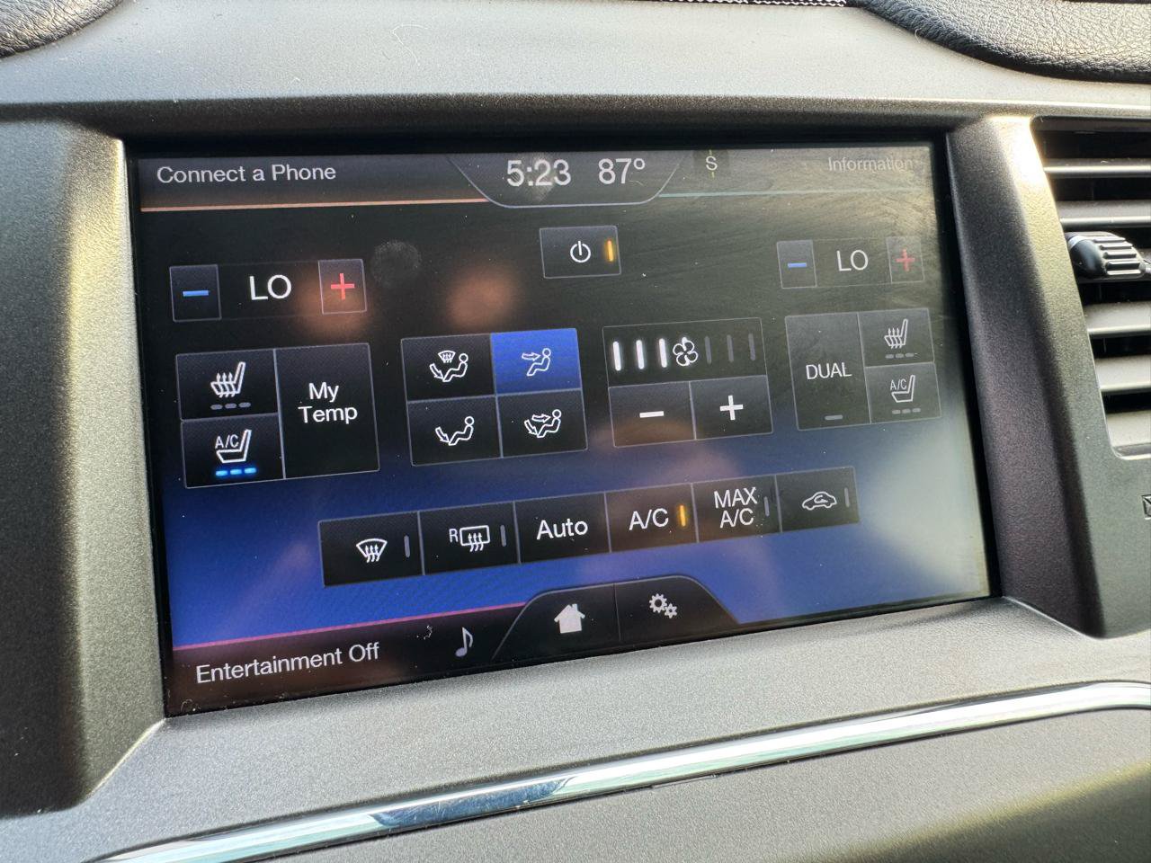 Used 2014 Lincoln MKS FWD image 39