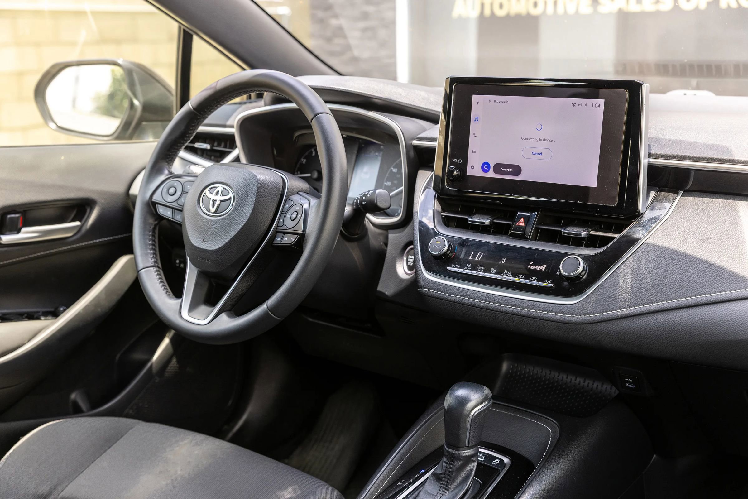 Used 2023 Toyota Corolla SE w/ Blackout Package (TMS) FWD image 32