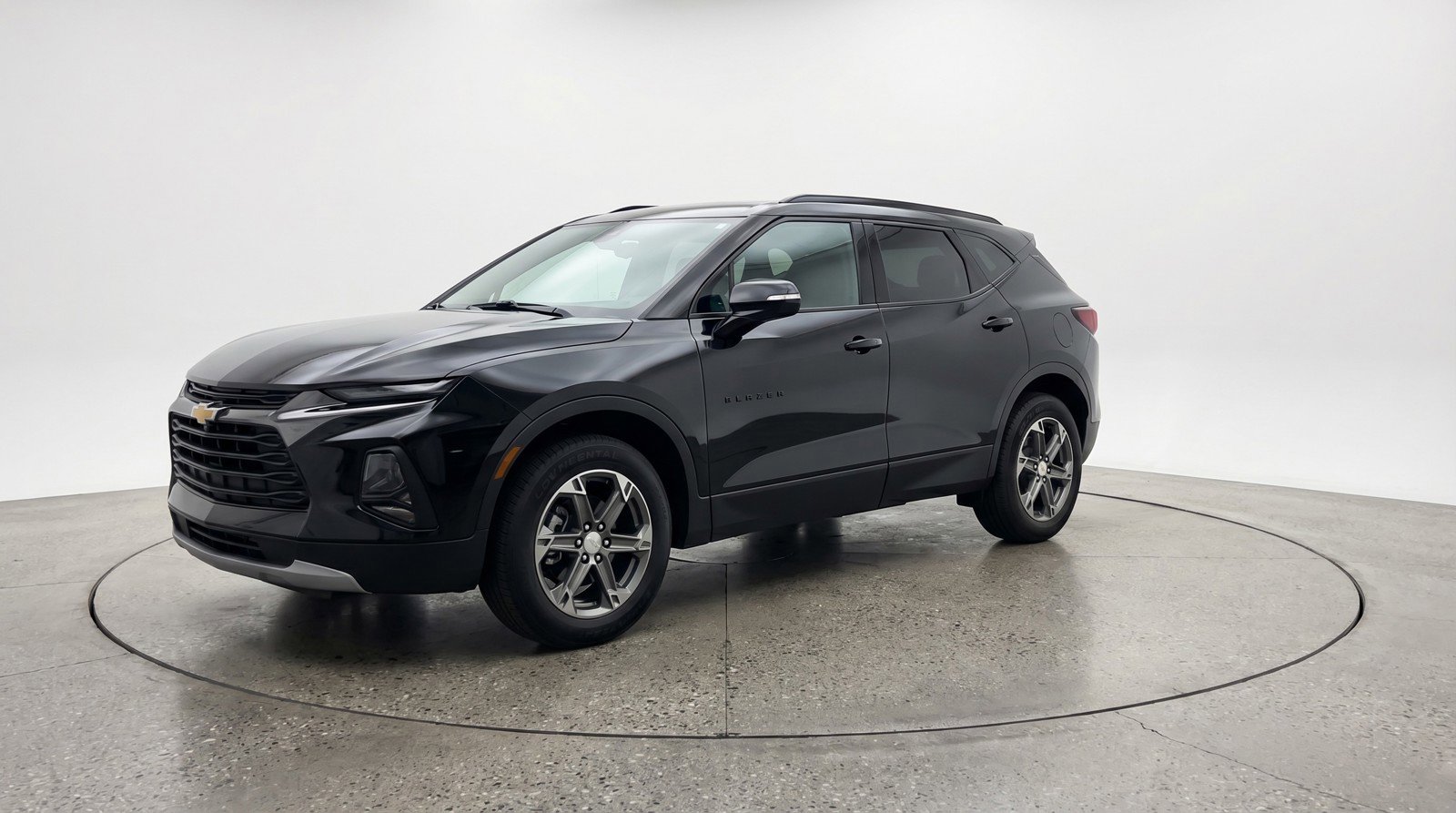 Used 2025 Chevrolet Blazer LT image 3
