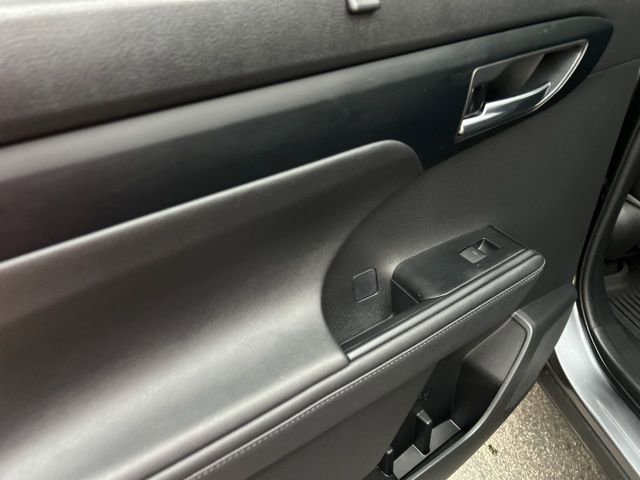 Used 2023 Toyota Highlander XLE image 19