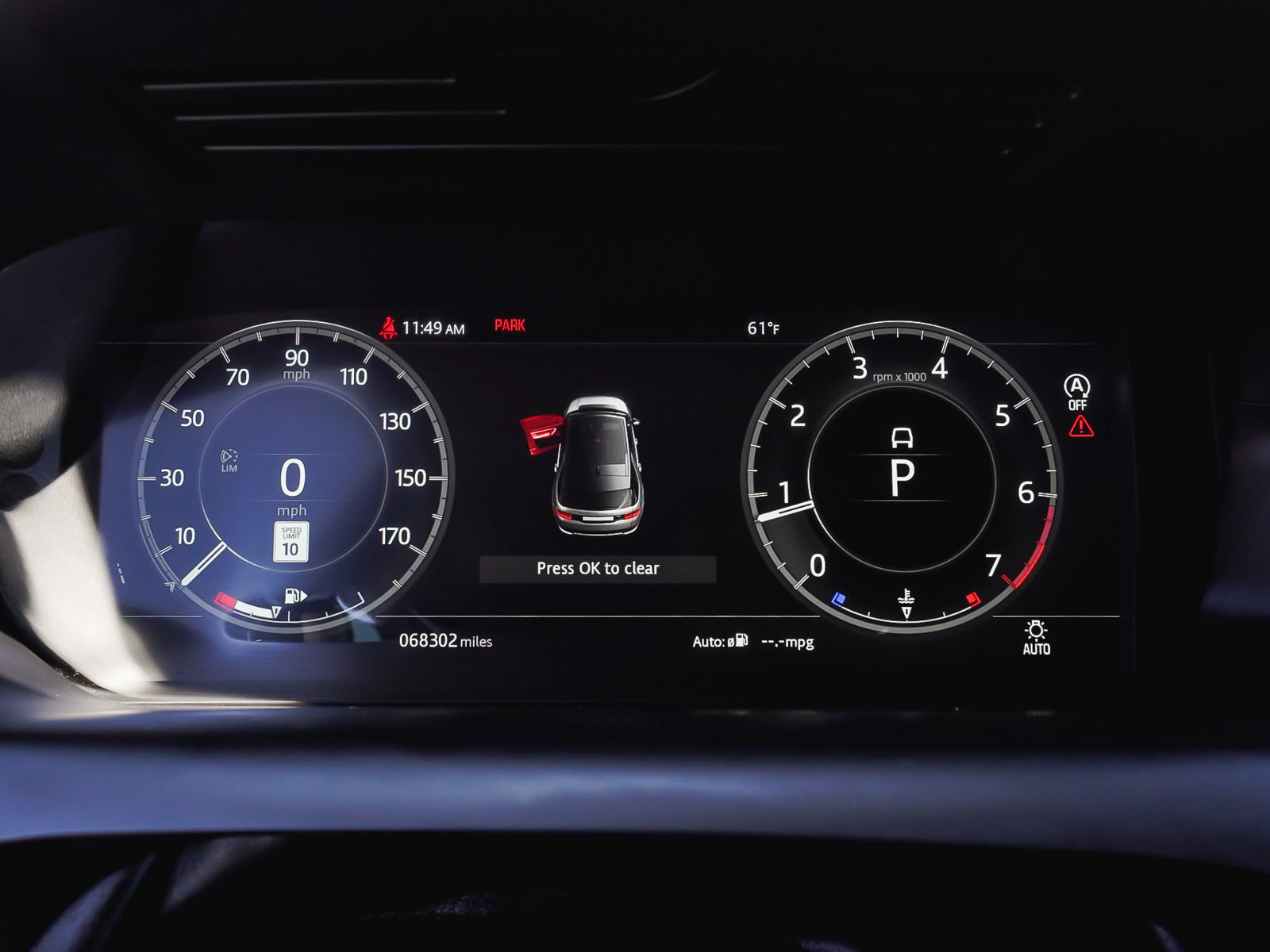 Used 2020 Land Rover Discovery Sport SE AWD/4WD image 18