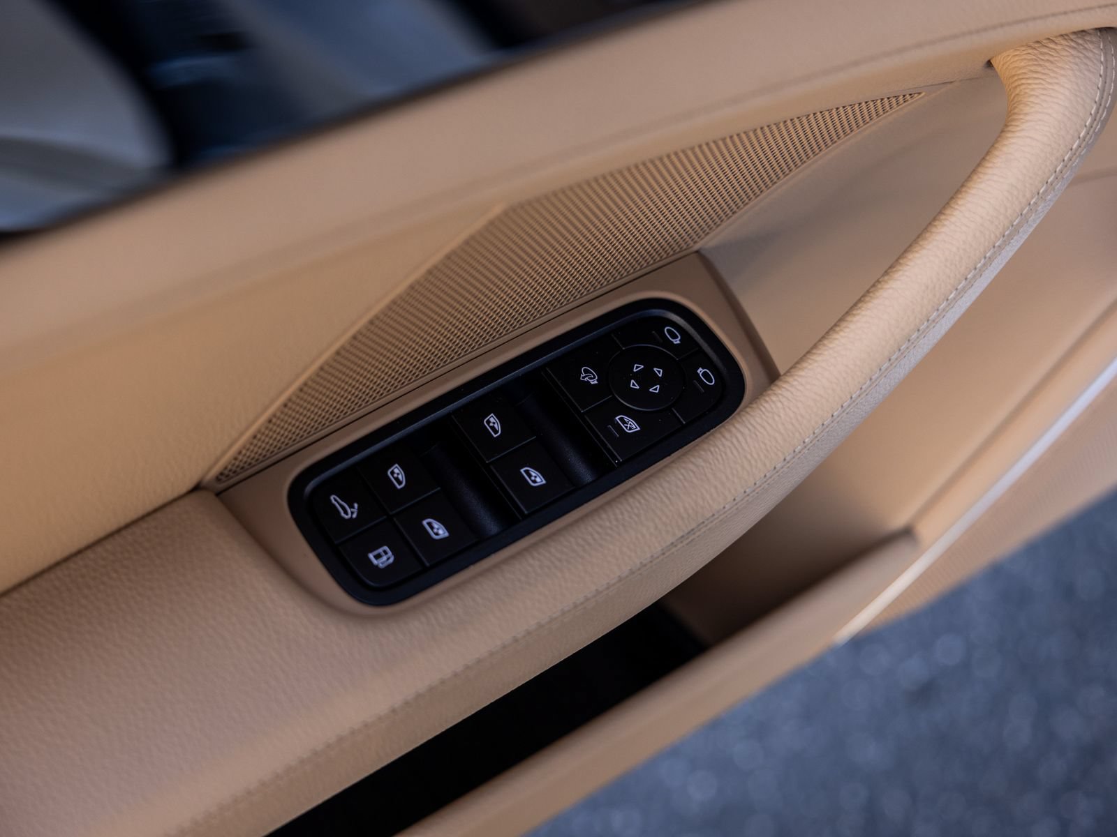 Certified 2023 Porsche Panamera 4S AWD/4WD image 39