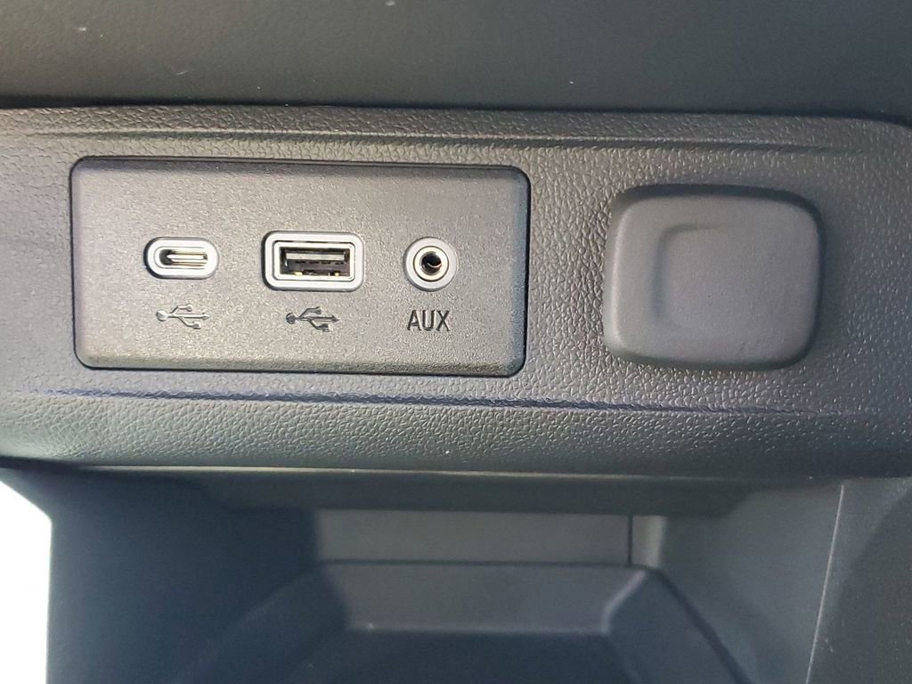 Used 2023 Buick Encore GX Select image 31