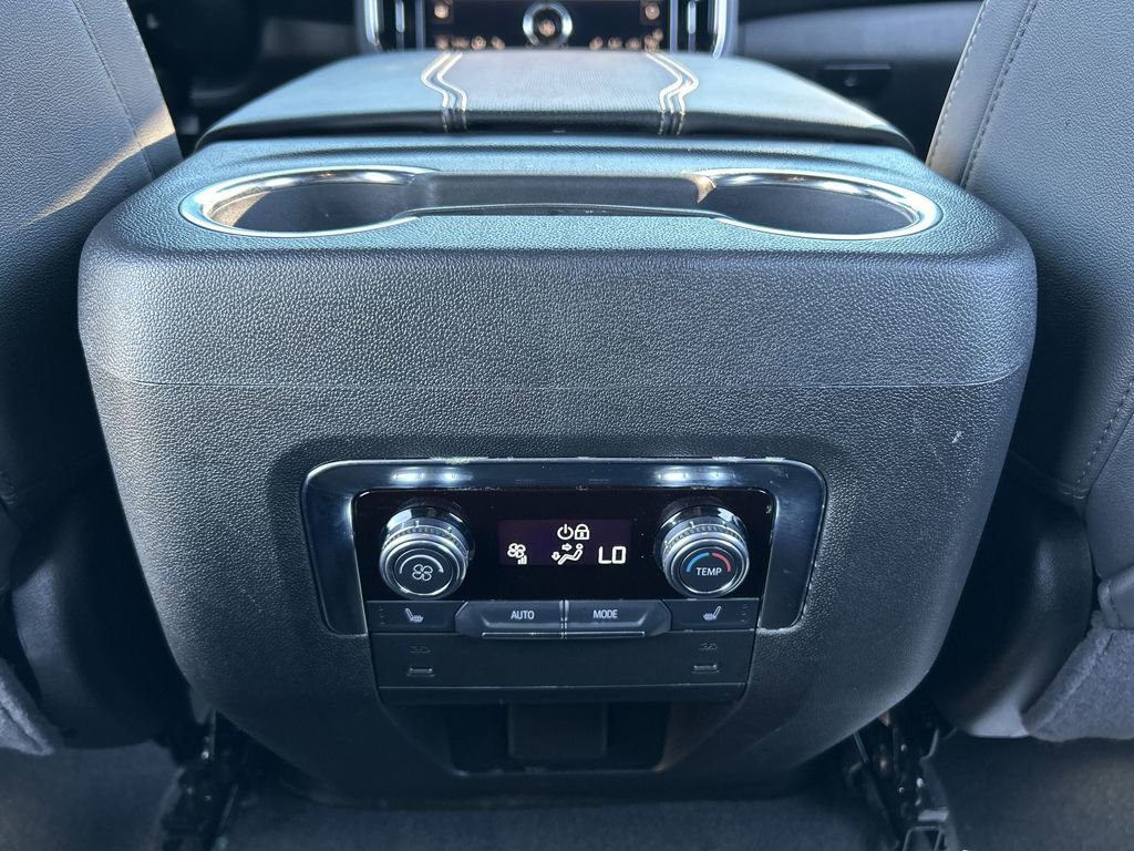 Used 2025 GMC Yukon Elevation image 21