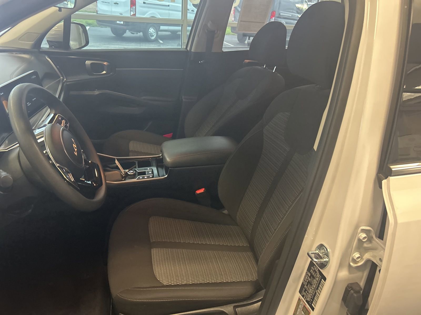 Used 2025 Kia Sorento LX image 18