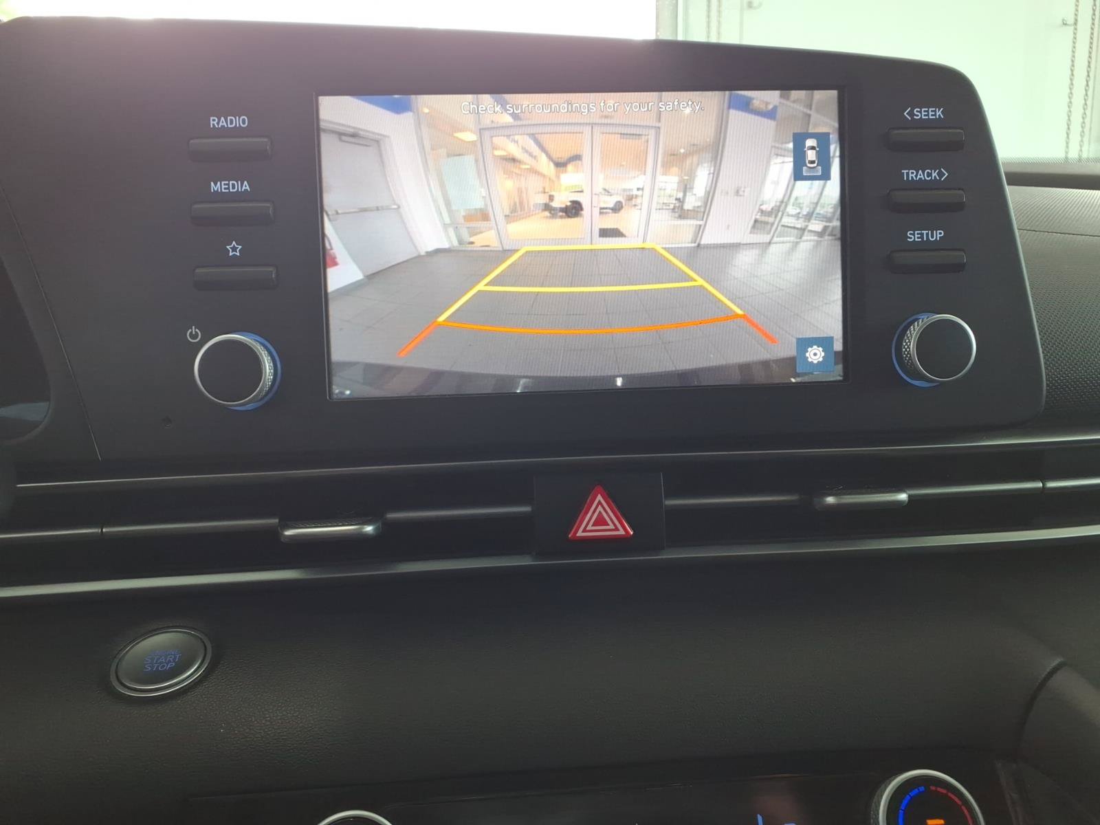 Certified 2023 Hyundai Elantra SEL w/ Preferred Accessory Package FWD image 30