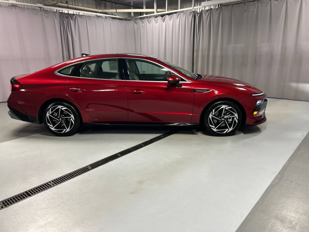 Used 2024 Hyundai Sonata SEL w/ Convenience Package FWD image 8