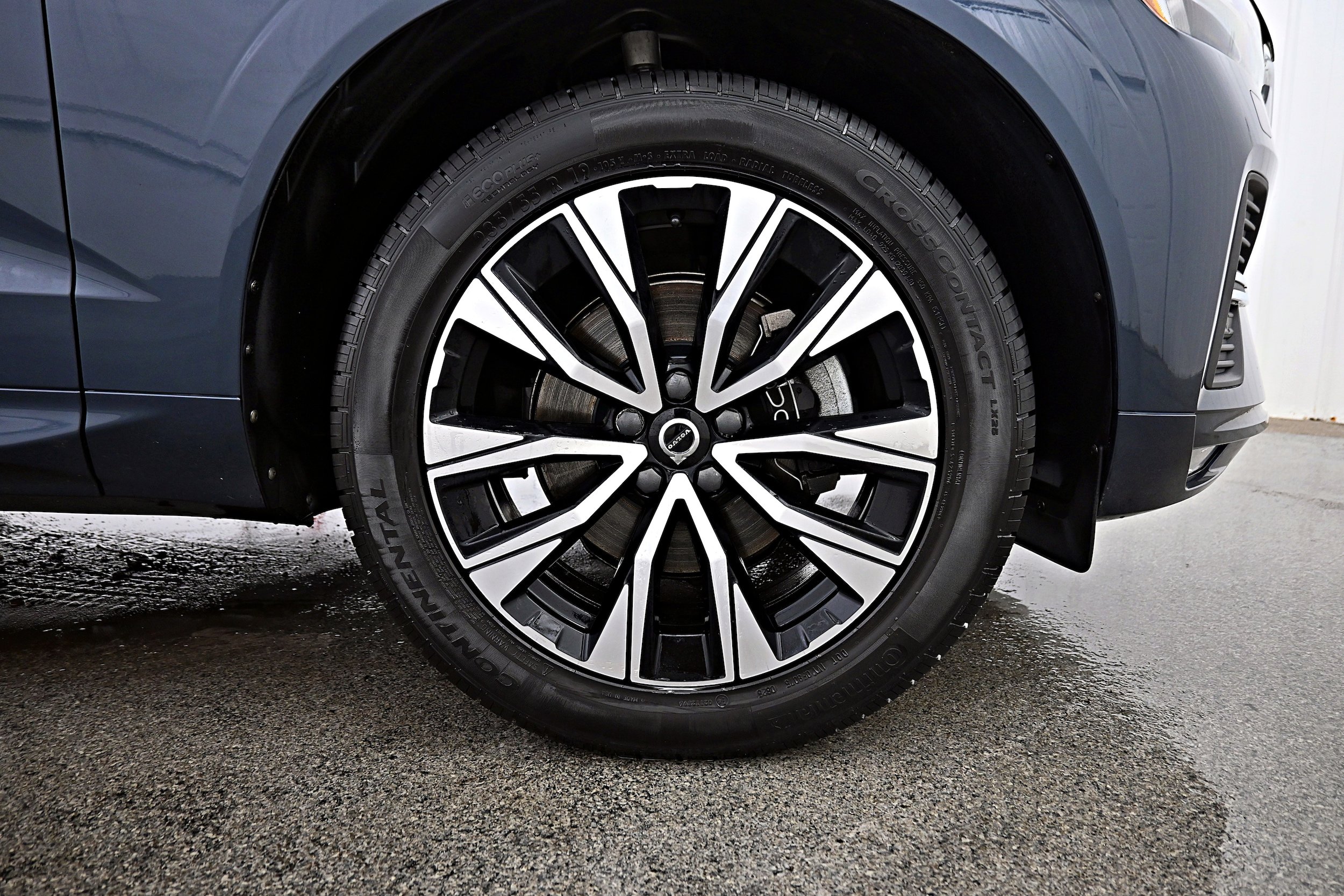 Used 2023 Volvo XC60 B5 Core w/ Climate Package image 35