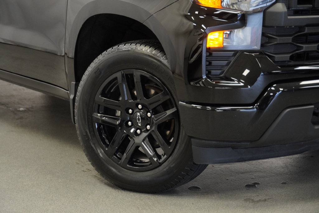 Used 2023 Chevrolet Silverado 1500 Custom w/ LPO, Dark Essentials Package AWD/4WD image 7