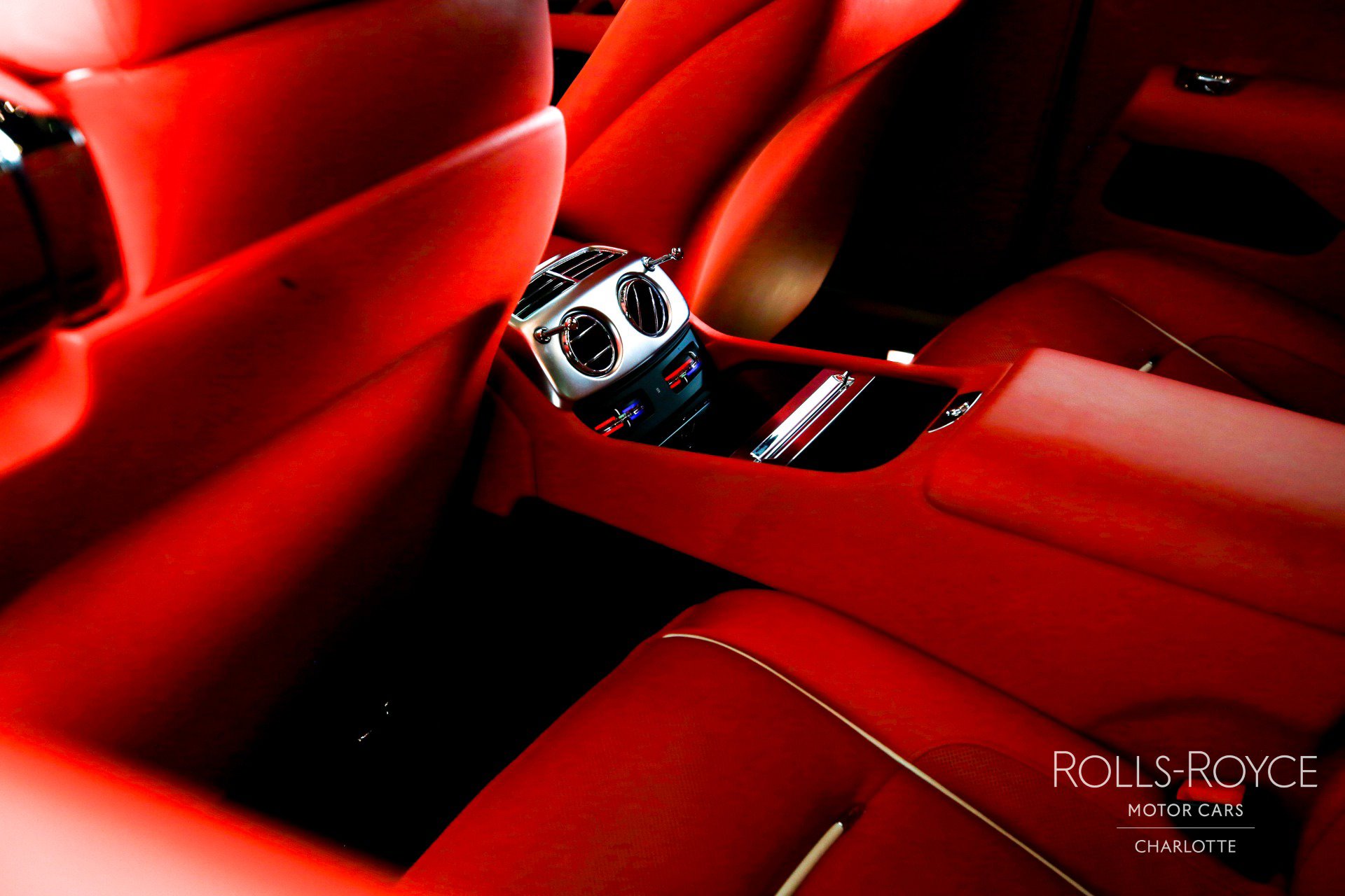 Used 2020 Rolls-Royce Wraith image 18