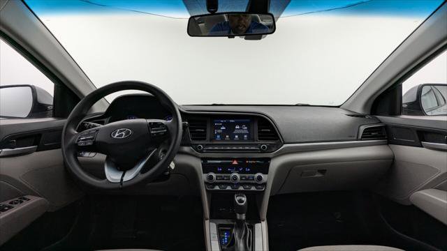 Used 2020 Hyundai Elantra SEL image 25