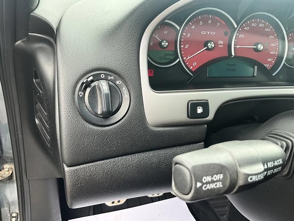 Used 2006 Pontiac GTO RWD image 16