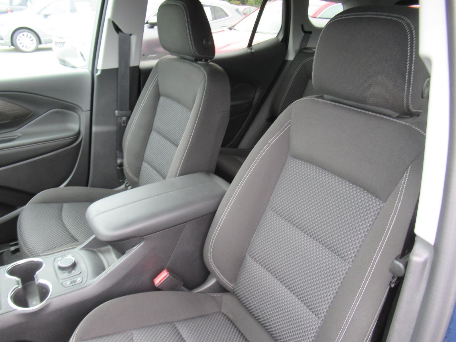 Used 2024 GMC Terrain SLE w/ Driver Convenience Package FWD image 18