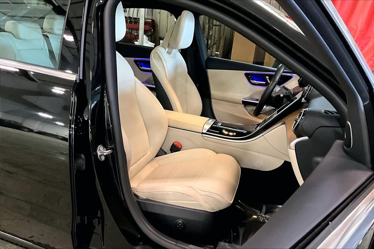 Used 2024 Mercedes-Benz C 300 4MATIC Sedan w/ Exclusive Trim Package image 8