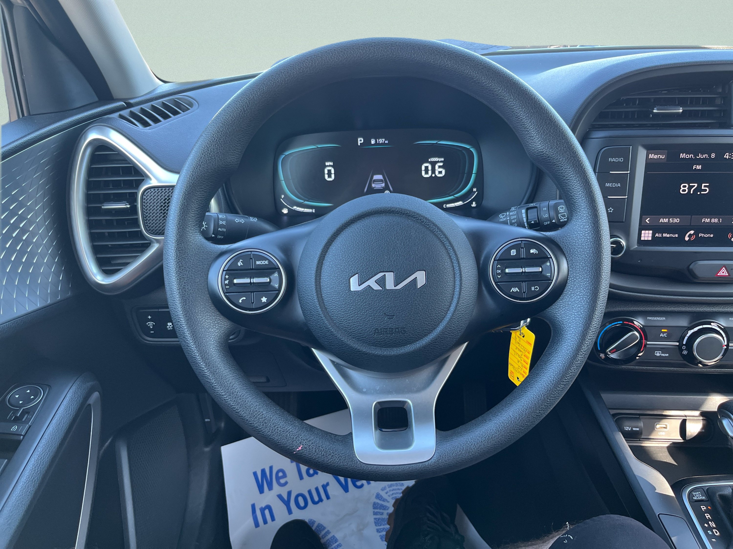 Used 2025 Kia Soul LX w/ LX Technology Package FWD image 19