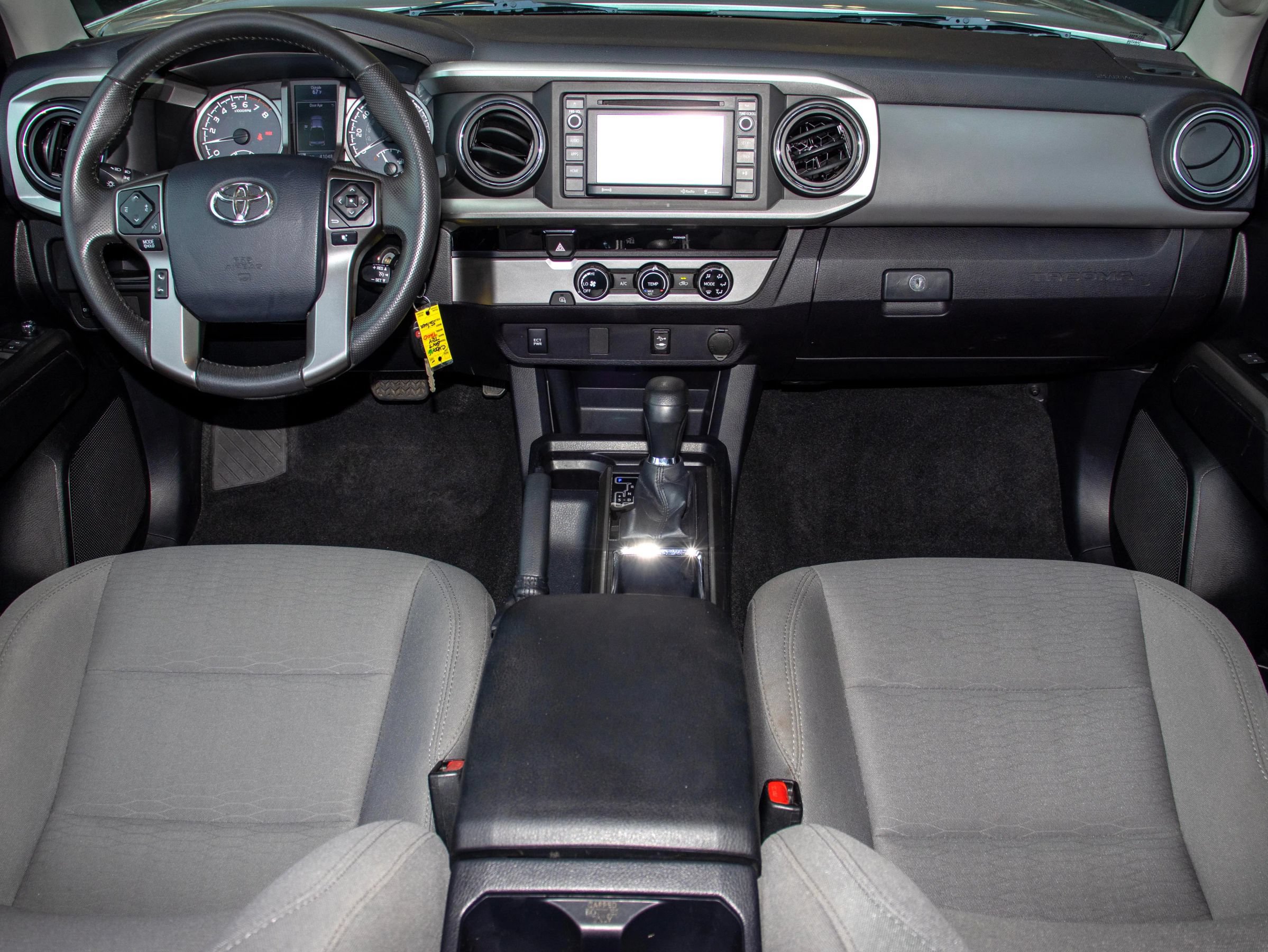 Used 2017 Toyota Tacoma SR5 w/ Tow Package RWD image 12