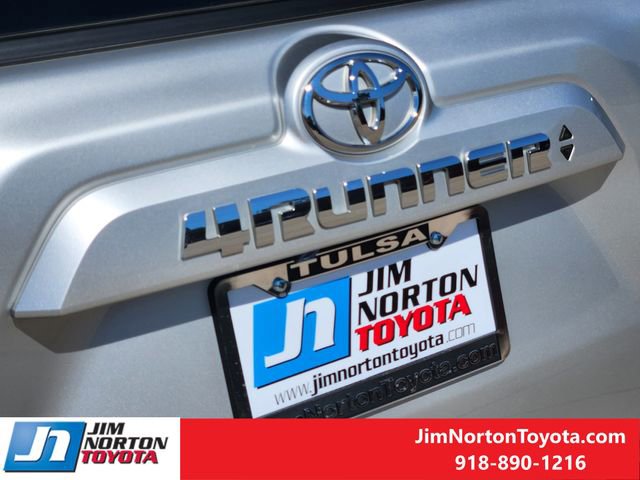 Used 2024 Toyota 4Runner SR5 AWD/4WD image 11