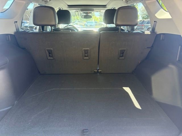 Used 2023 GMC Terrain SLT w/ Infotainment Package II AWD/4WD image 8