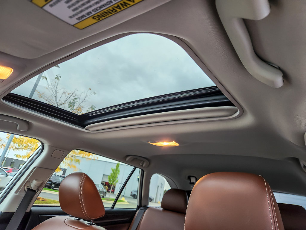 Used 2019 Subaru Outback 2.5i Touring w/ Popular Package #3A AWD/4WD image 9