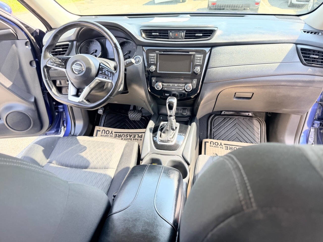 Used 2018 Nissan Rogue SV image 17