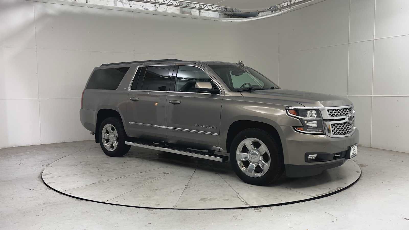 Used 2018 Chevrolet Suburban LT w/ LT Signature Package AWD/4WD image 8