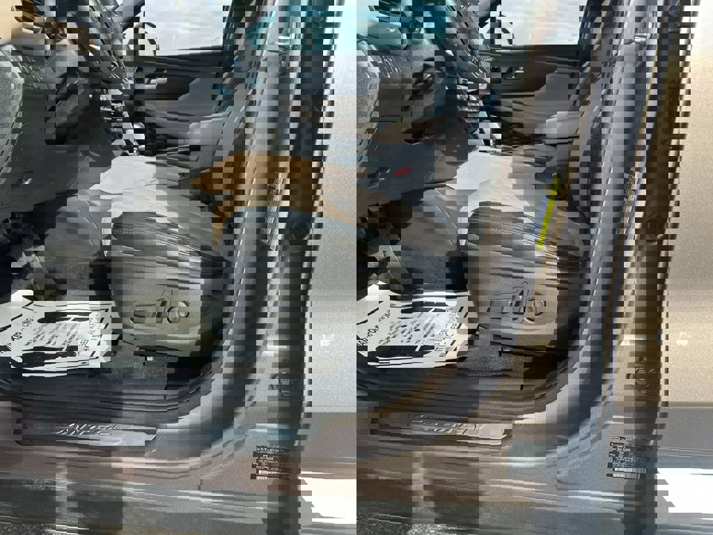 Used 2019 Hyundai Santa Fe Limited image 15