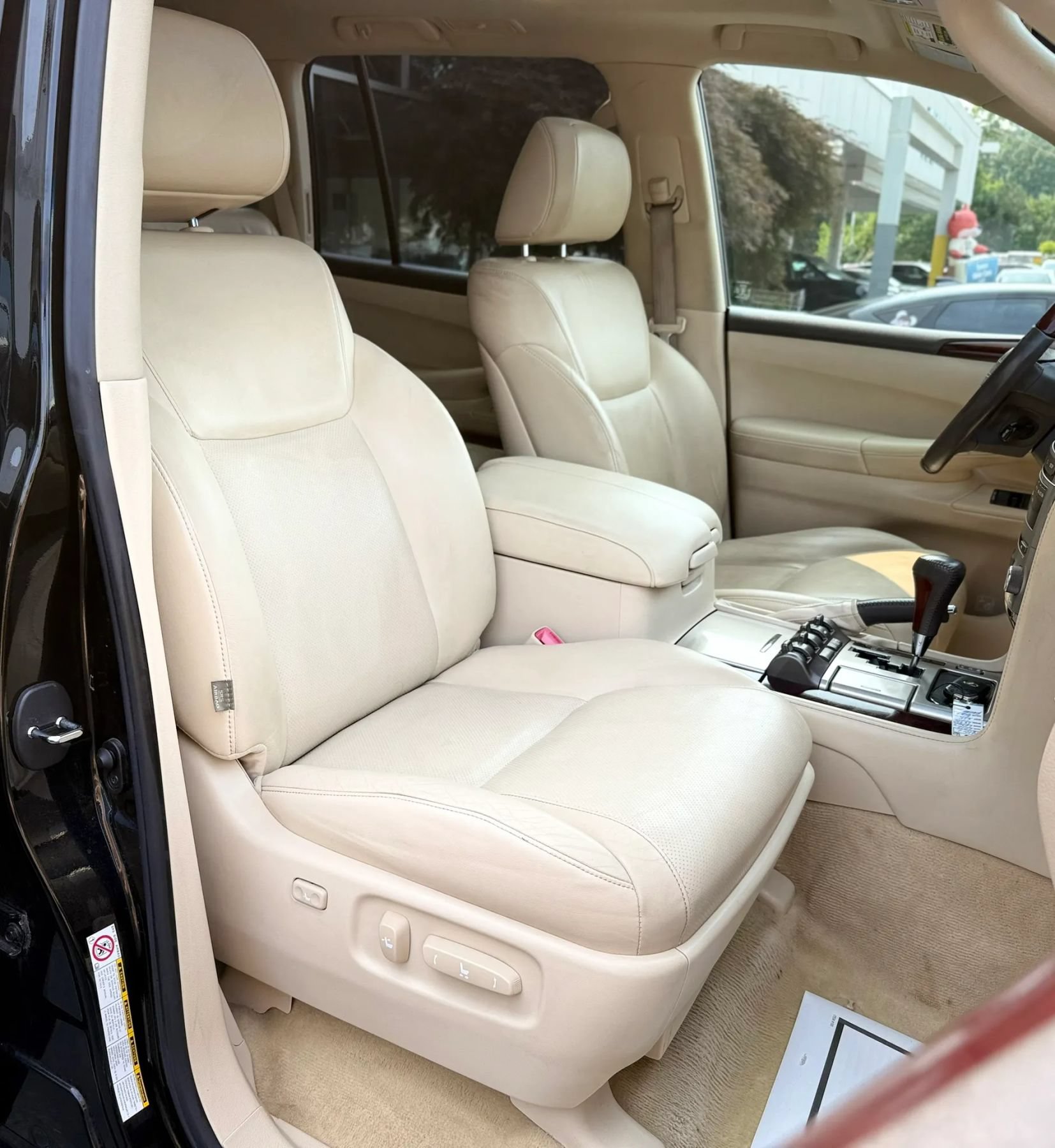 Used 2013 Lexus LX 570 4WD image 43