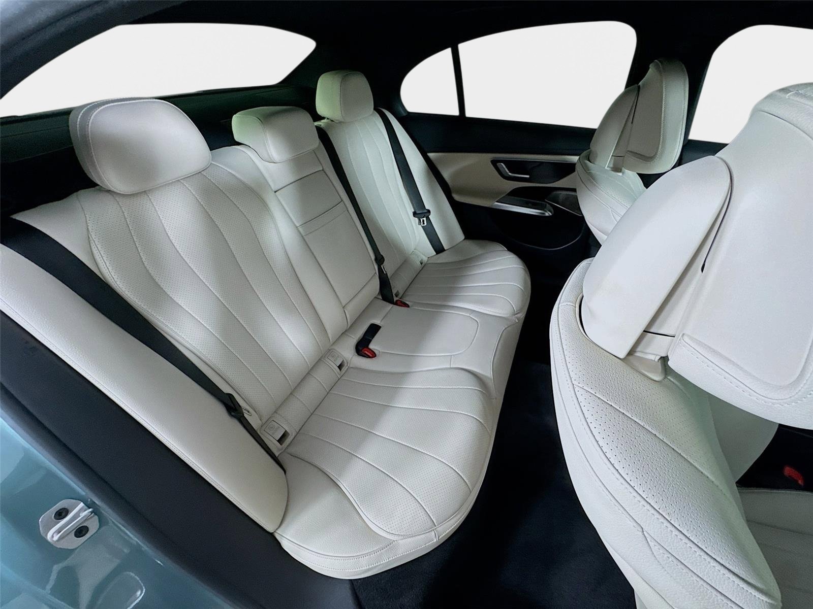 Used 2025 Mercedes-Benz E 450 4MATIC Sedan image 30